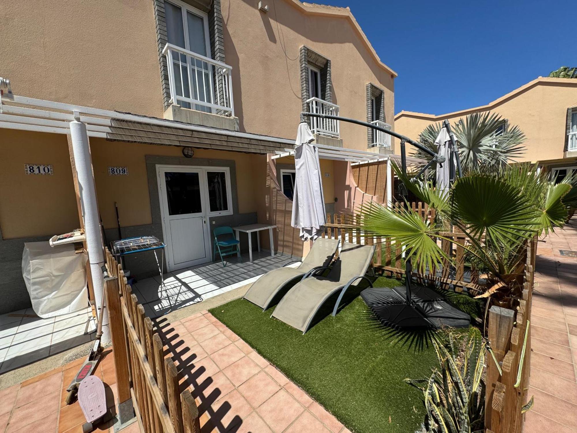809 Oasis Club * San Bartolome de Tirajana (Gran Canaria)